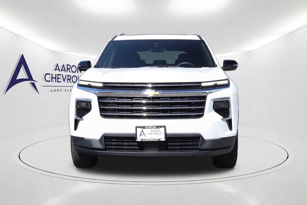 Used 2025 Chevrolet Traverse LT w/ Sun and Wheel Package FWD image 2