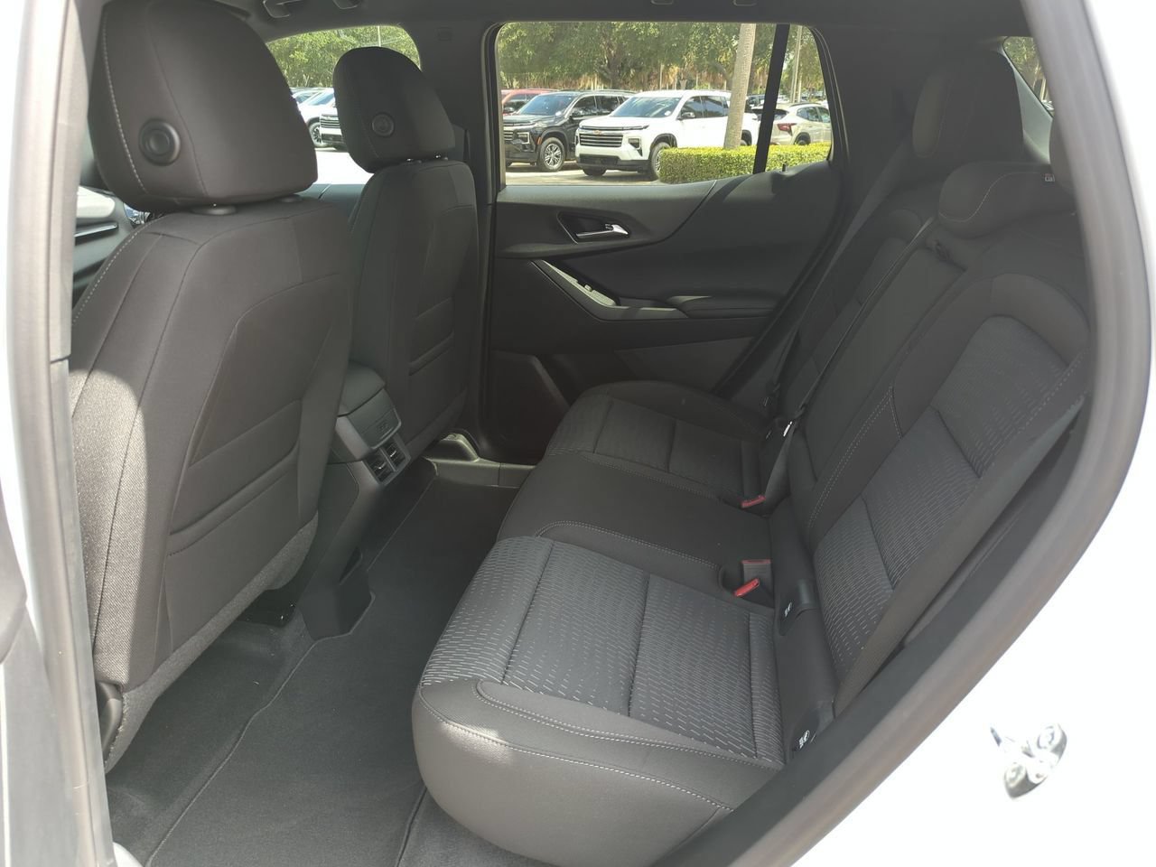 New 2027 Chevrolet Equinox LT w/ Safety and Technology Package FWD image 20