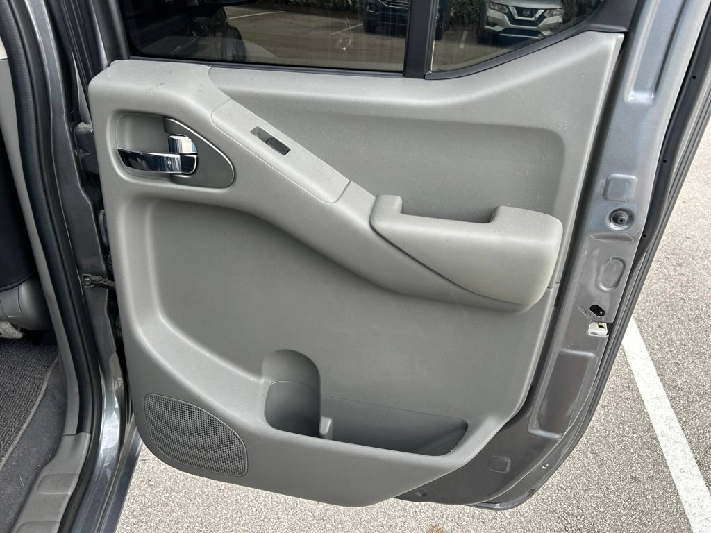 Used 2020 Nissan Frontier SV RWD image 42