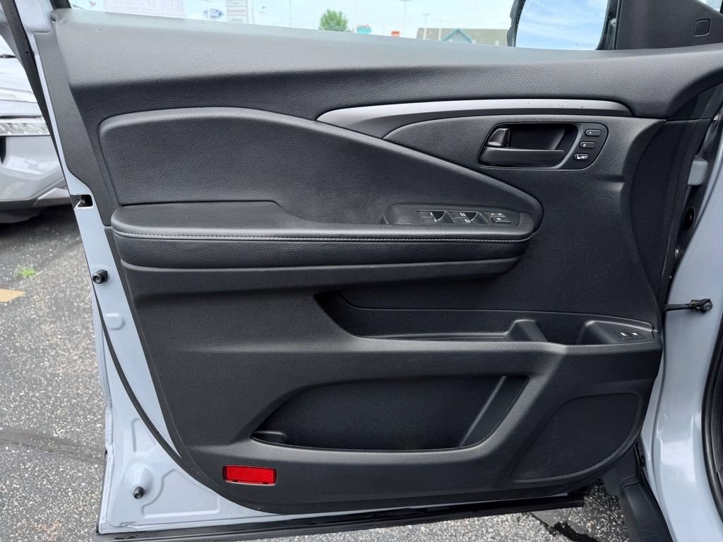 Used 2023 Honda Passport EX-L image 14