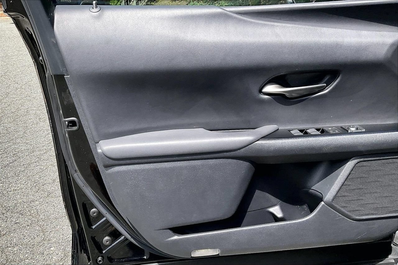 Used 2019 Lexus UX 200 F Sport w/ F Sport Premium Package FWD image 27