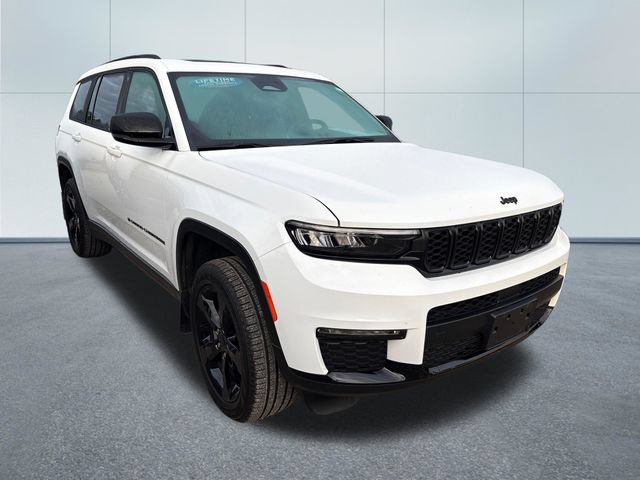 Used 2025 Jeep Grand Cherokee L Limited w/ Black Appearance Package AWD/4WD image 5