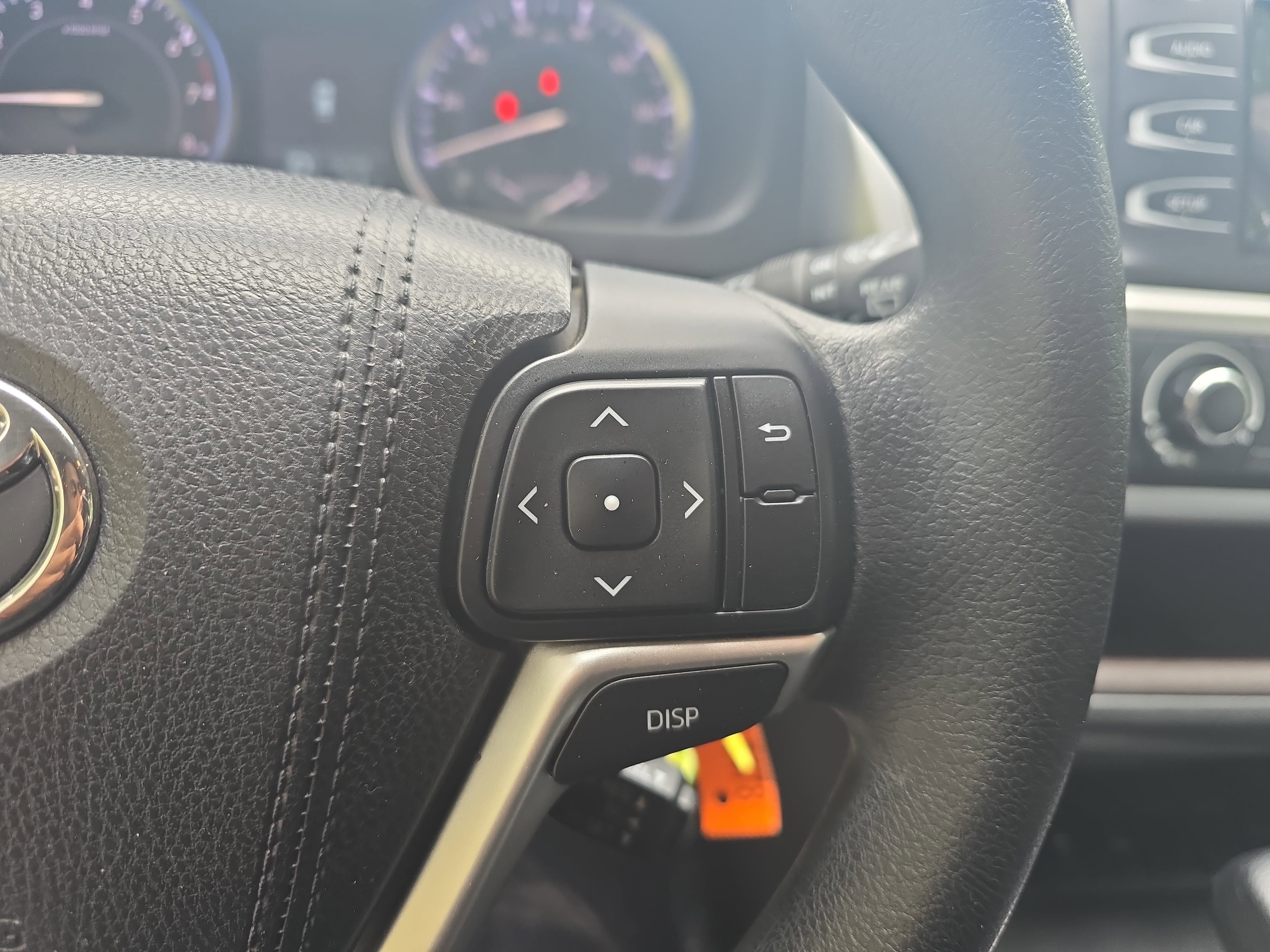 Used 2016 Toyota Highlander LE FWD image 17
