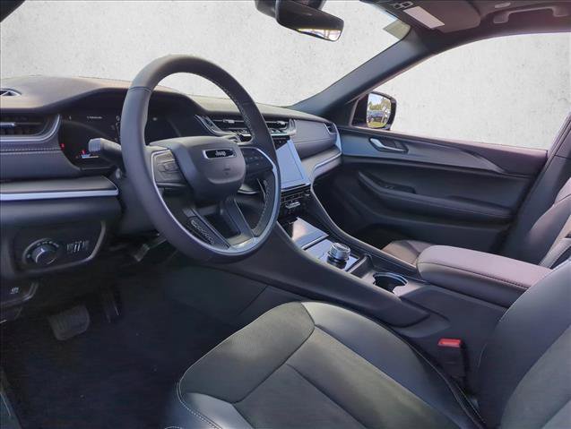 New 2025 Jeep Grand Cherokee L Altitude RWD image 3
