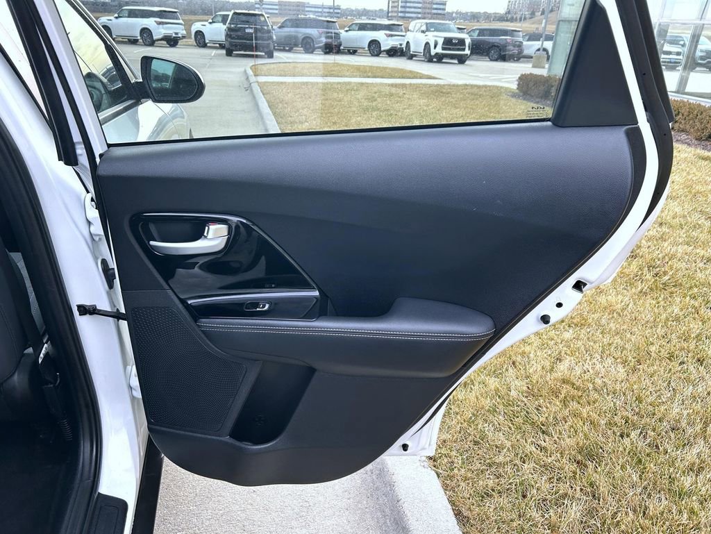 Used 2022 Kia Niro LXS image 21