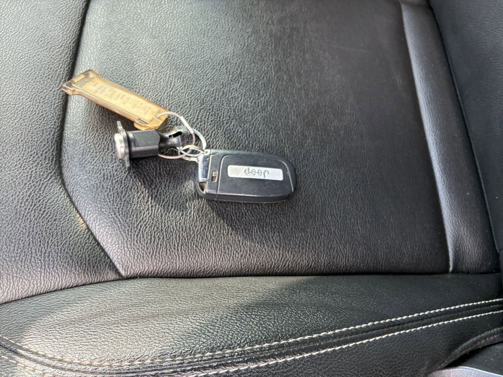 Used 2025 Jeep Compass Limited image 17