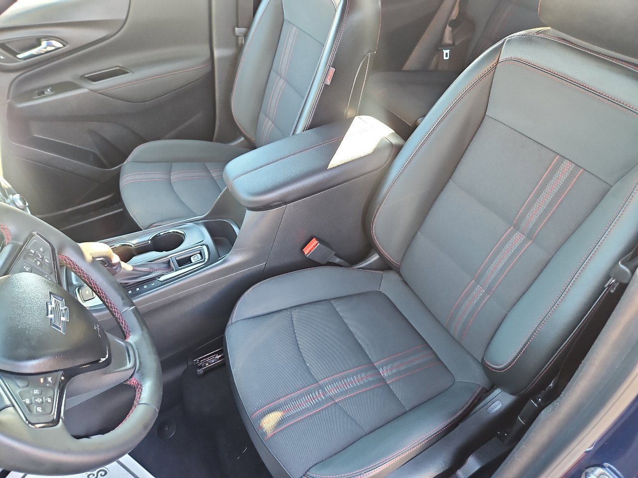 Used 2023 Chevrolet Equinox RS image 16