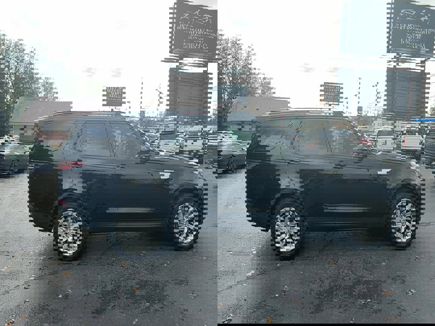 Used 2018 Land Rover Discovery HSE image 4