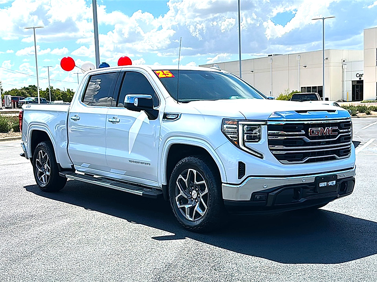 Used 2025 GMC Sierra 1500 SLT AWD/4WD image 10