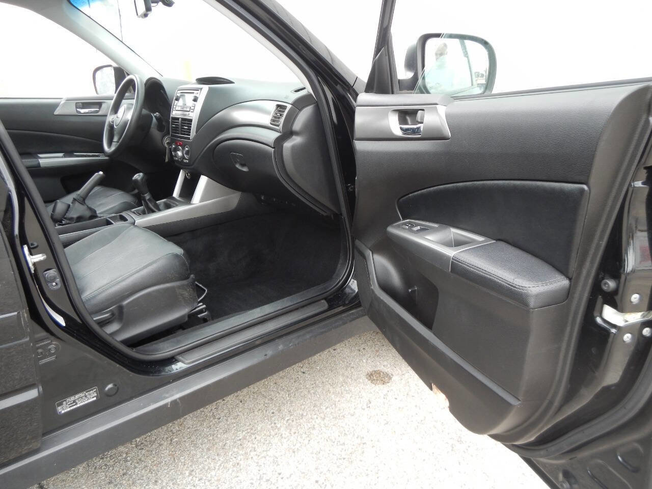 Used 2011 Subaru Forester 2.5X Premium w/ All-Weather Pkg image 35