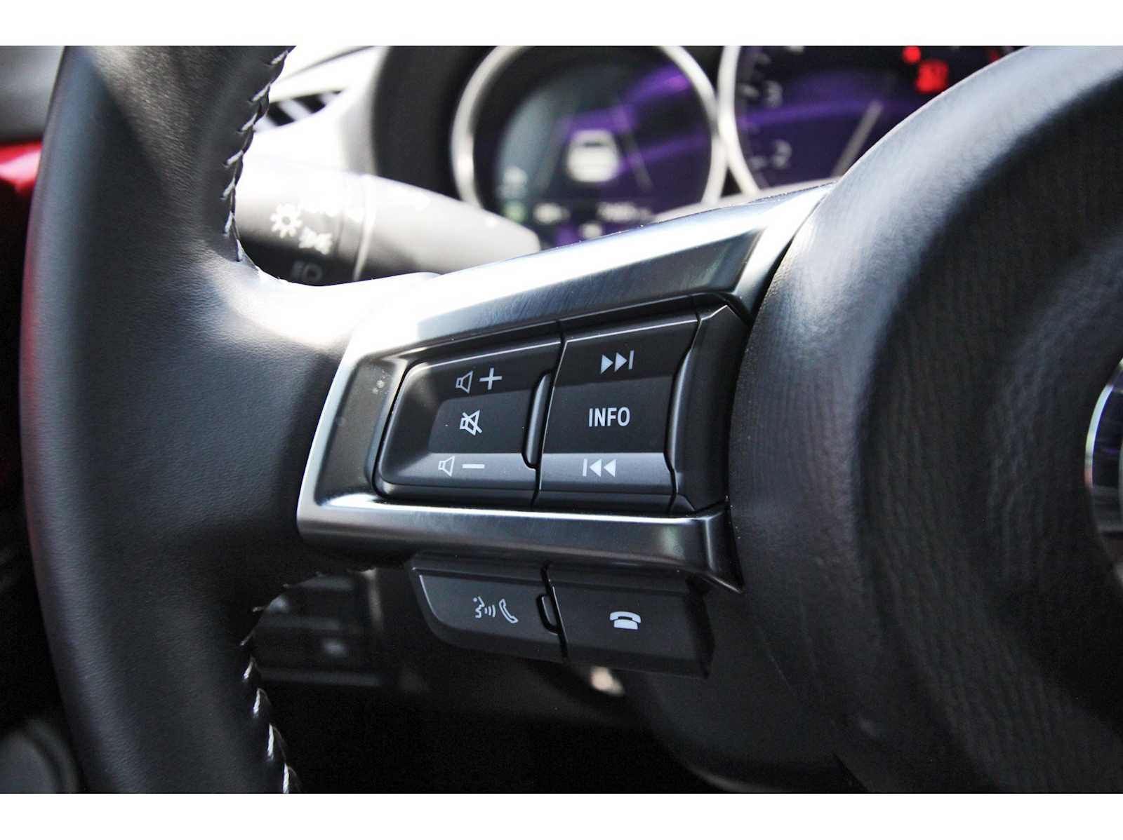 Used 2024 MAZDA MX-5 Miata RF Grand Touring RWD image 9