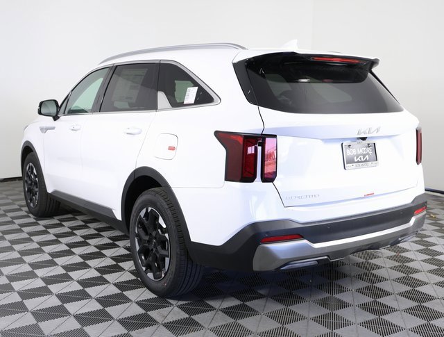 Certified 2025 Kia Sorento S w/ Panoramic Sunroof Package image 5