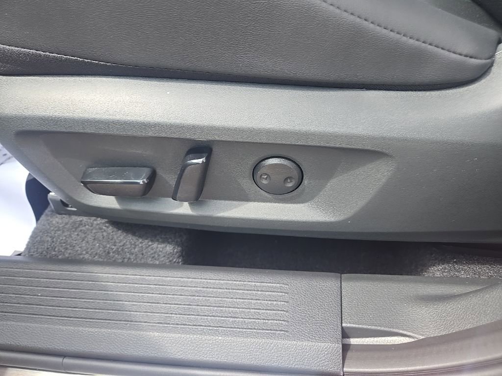 New 2026 Nissan Rogue SV image 9