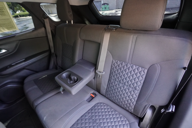 Used 2021 Chevrolet Blazer LT w/ LPO, Black Accent Package FWD image 23