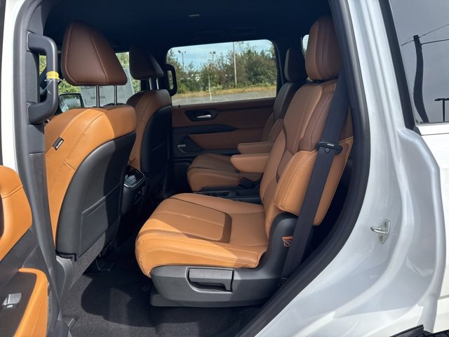 New 2026 Nissan Armada SL w/ Captain's Chari Seat Package image 13