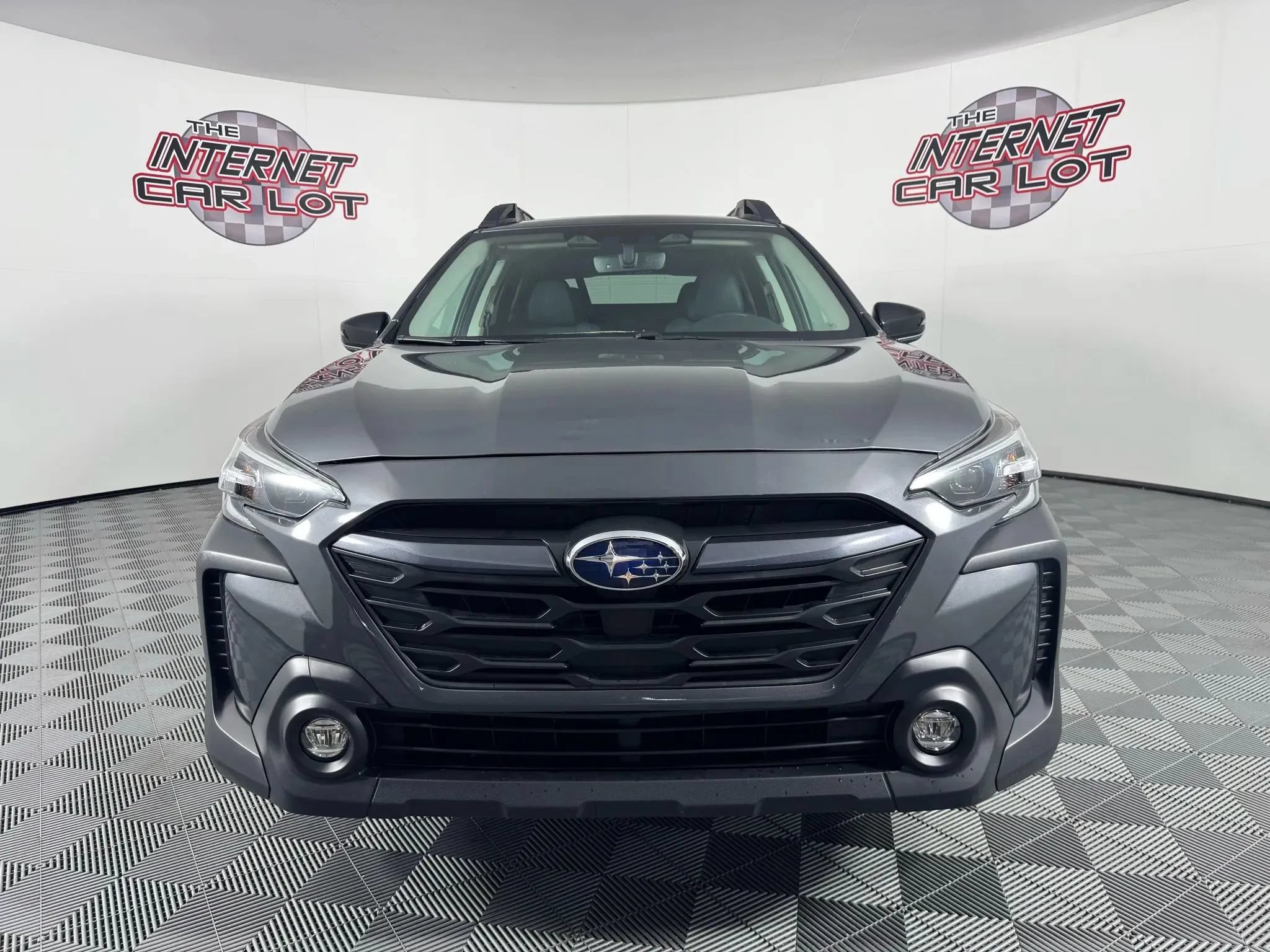 Used 2023 Subaru Outback Limited XT AWD/4WD image 2