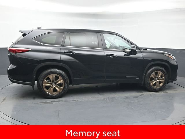 Used 2023 Toyota Highlander Bronze Edition image 8