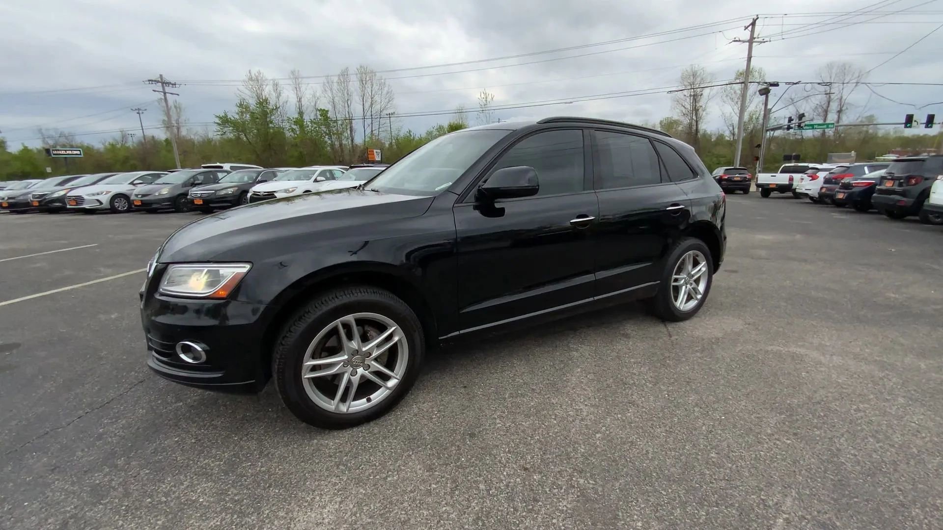 Used 2016 Audi Q5 2.0T Premium Plus w/ Technology Package image 4