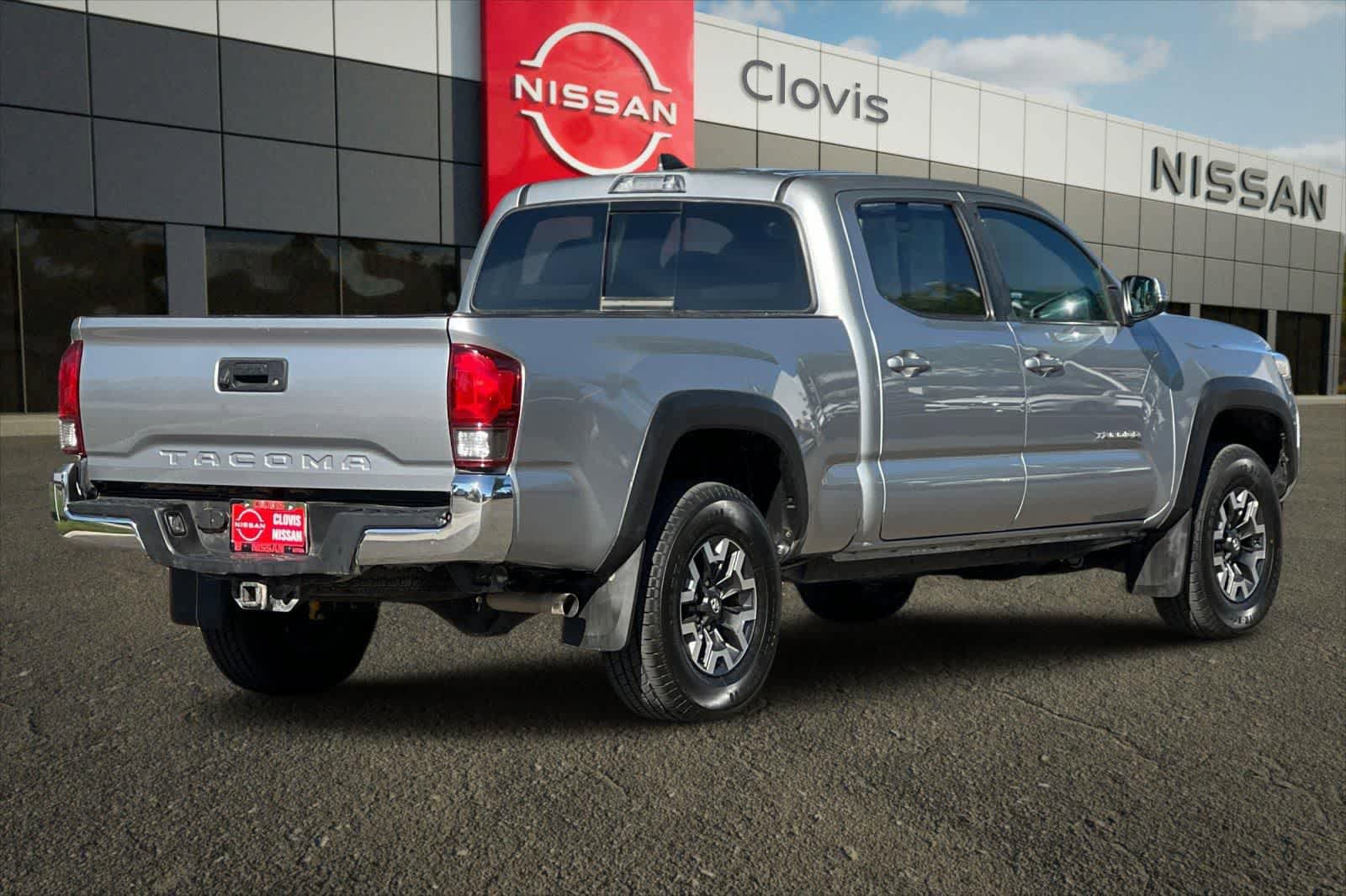 Used 2020 Toyota Tacoma TRD Off-Road image 3