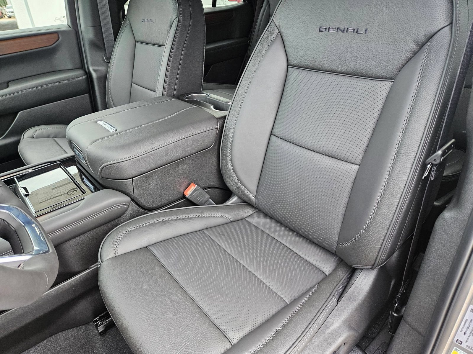 New 2026 GMC Yukon Denali AWD/4WD image 21