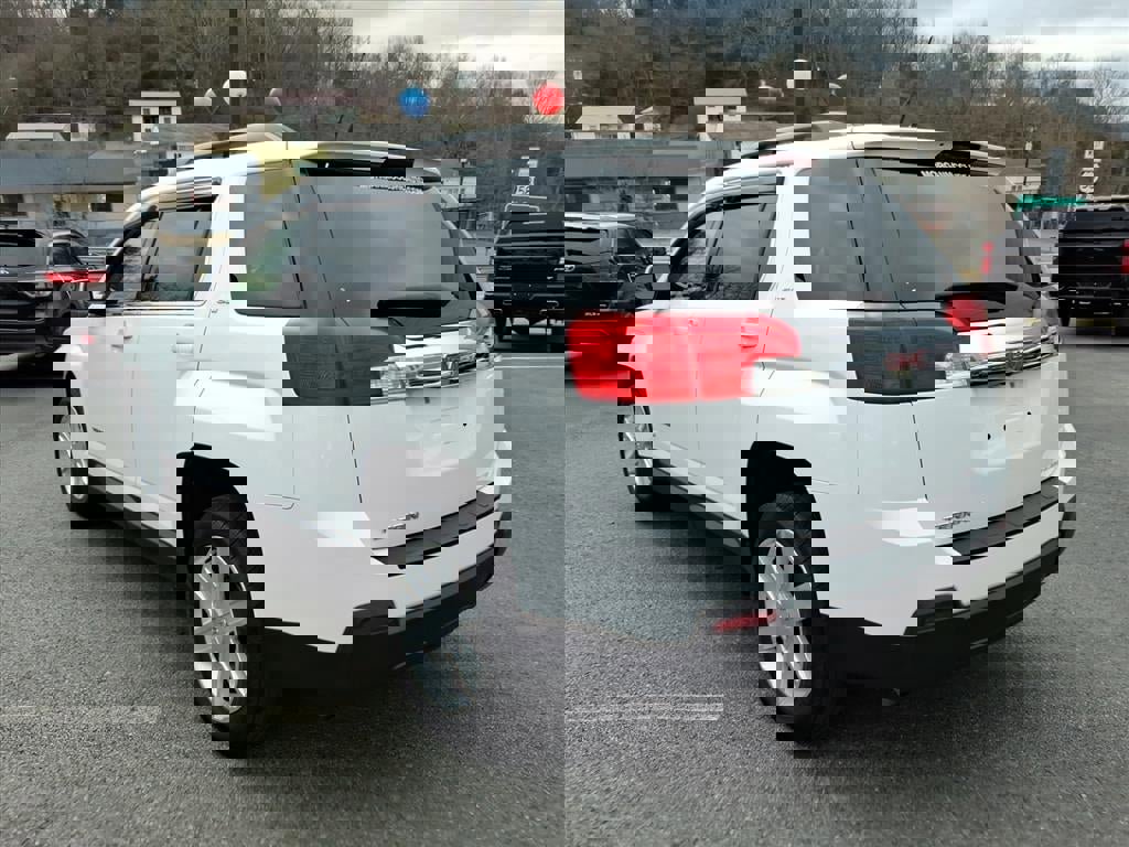 Used 2010 GMC Terrain SLT image 4