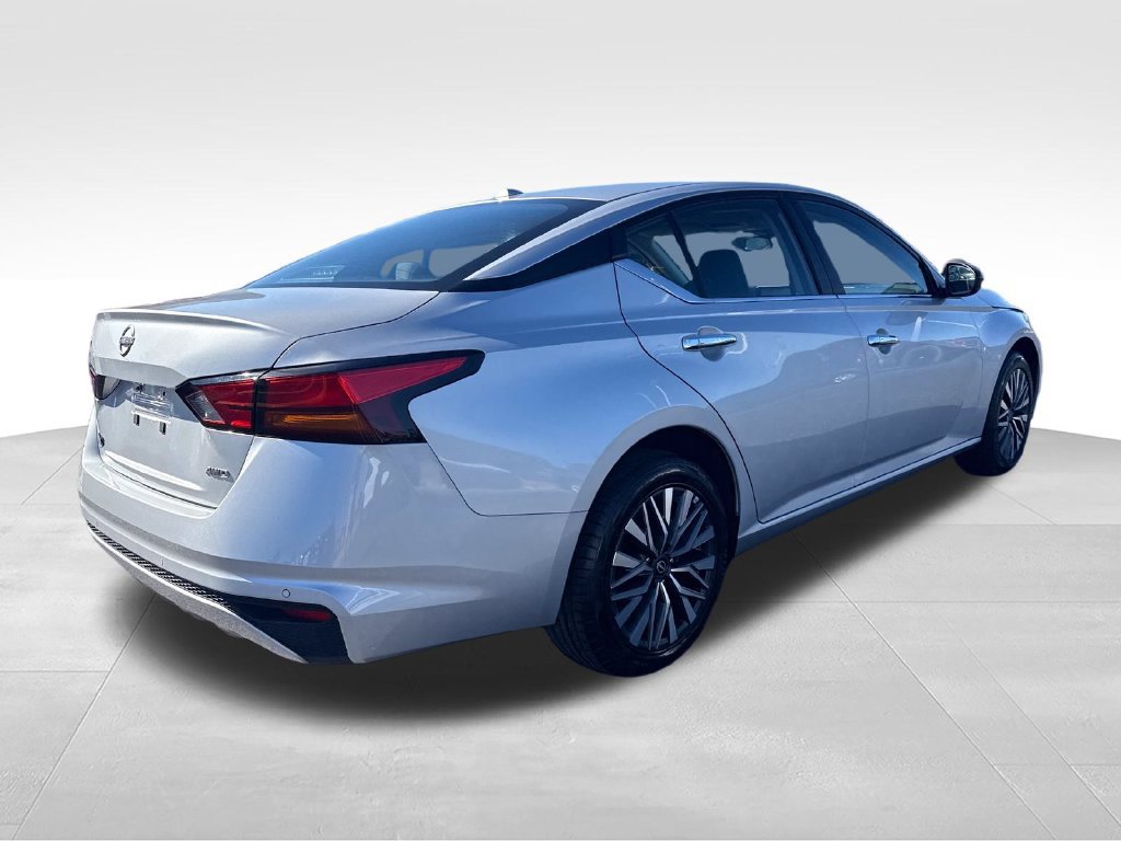 Used 2025 Nissan Altima 2.5 SV AWD/4WD image 5