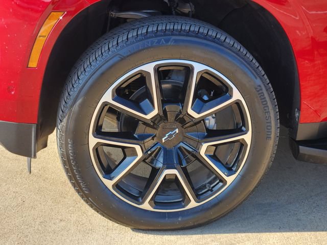Used 2025 Chevrolet Suburban RST w/ RST Capability Package AWD/4WD image 18