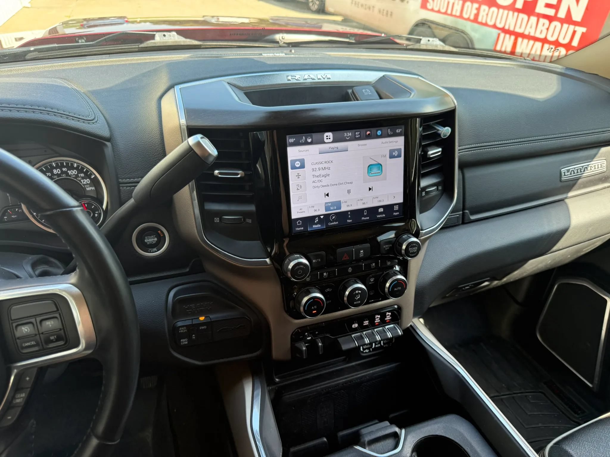 Used 2022 RAM 2500 Laramie AWD/4WD image 18