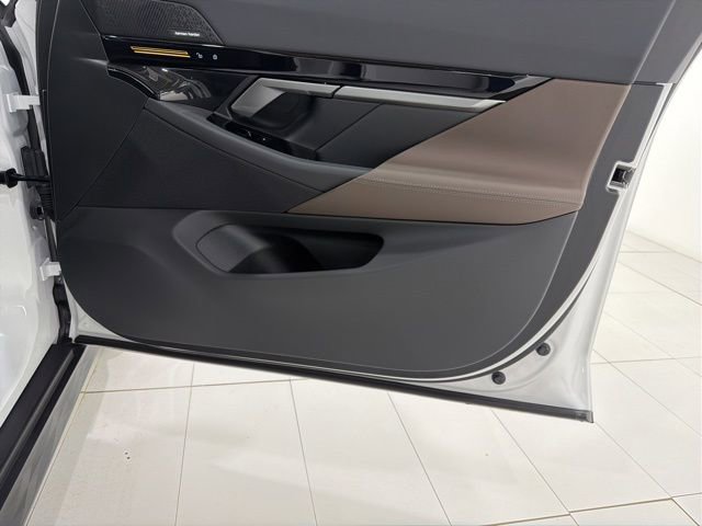 Used 2026 BMW 530i xDrive w/ Premium Package AWD/4WD image 18