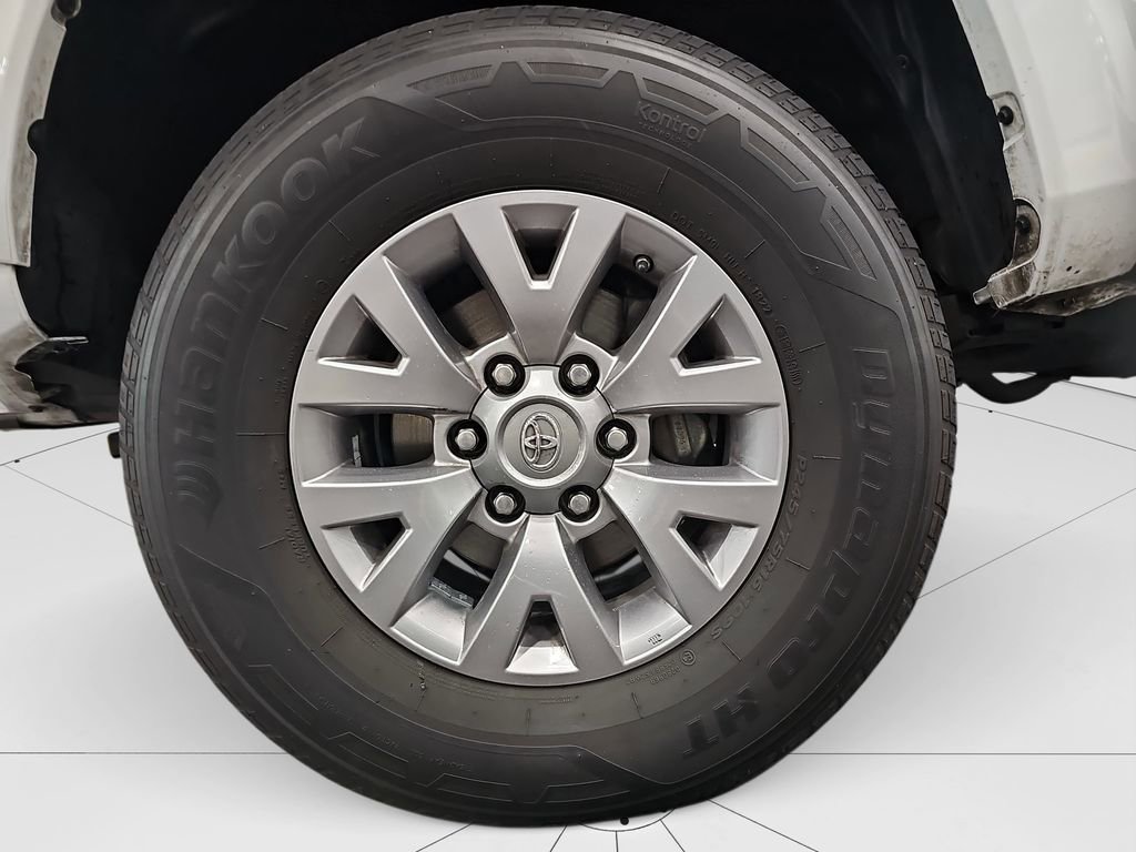 Used 2016 Toyota Tacoma SR5 image 23