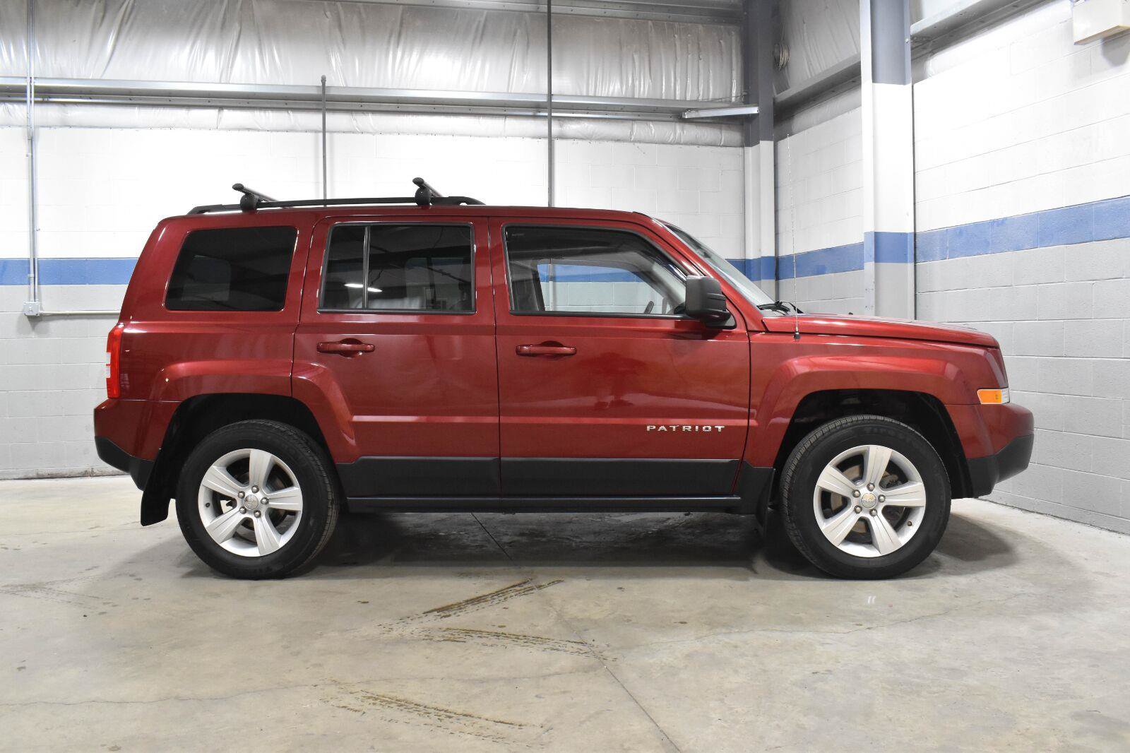 Used 2016 Jeep Patriot Latitude AWD/4WD image 25