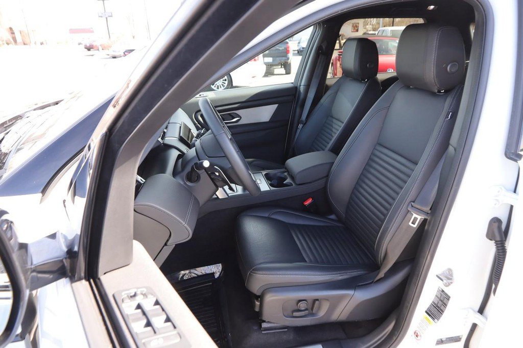 Used 2024 Land Rover Discovery Sport Dynamic SE image 10