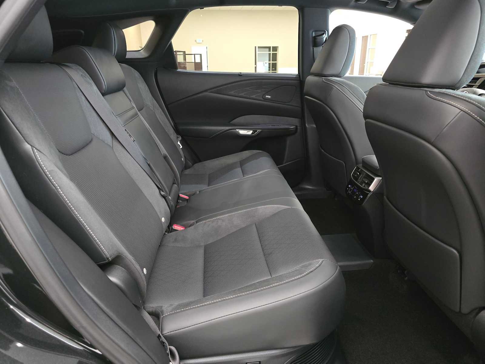 Used 2025 Lexus RX 450h AWD w/ Convenience Package image 25