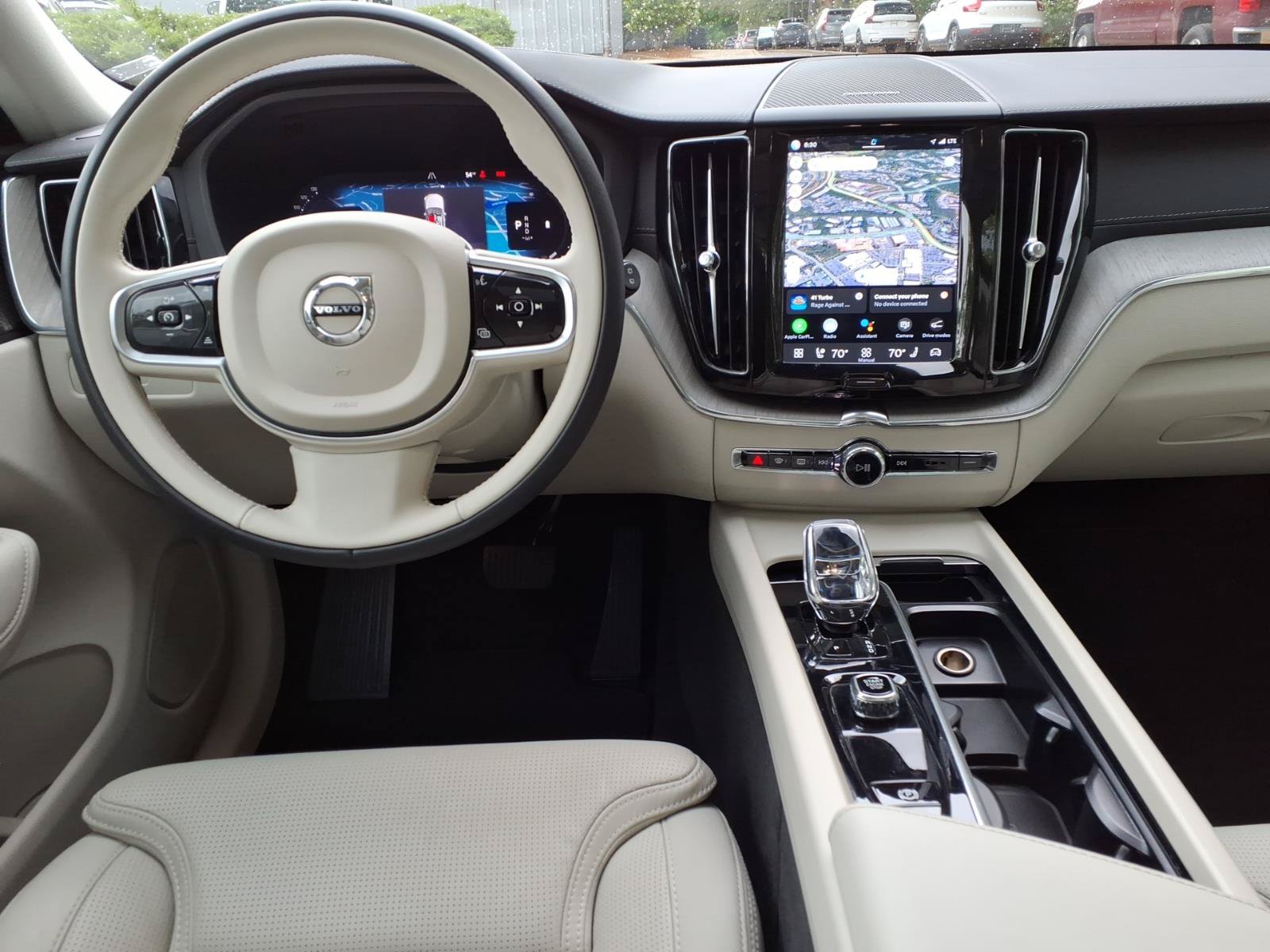 Certified 2023 Volvo XC60 B5 Ultimate w/ Climate Package FWD image 13