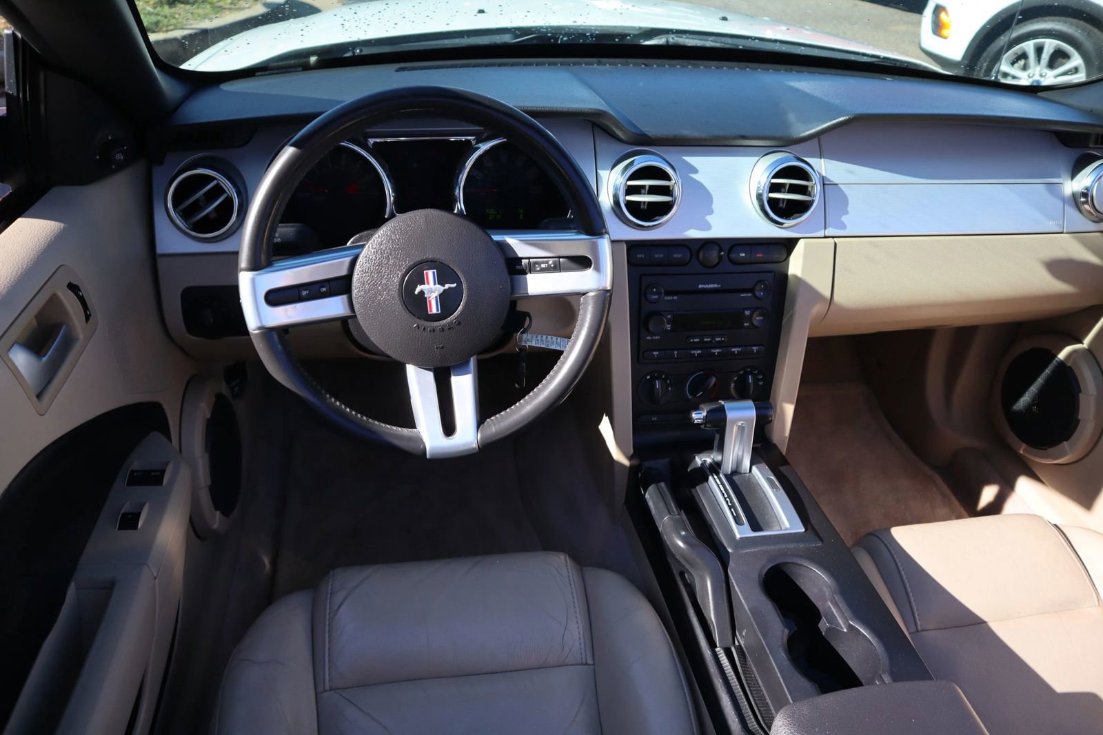 Used 2006 Ford Mustang Convertible image 16