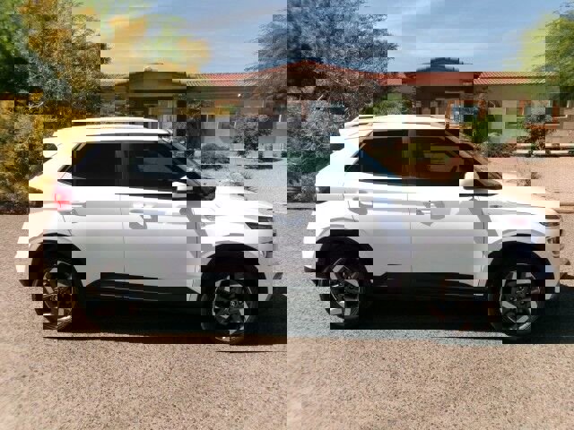 Used 2024 Hyundai Venue SEL image 7