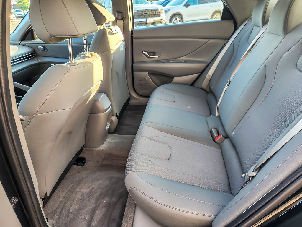 Used 2024 Hyundai Elantra SE FWD image 9