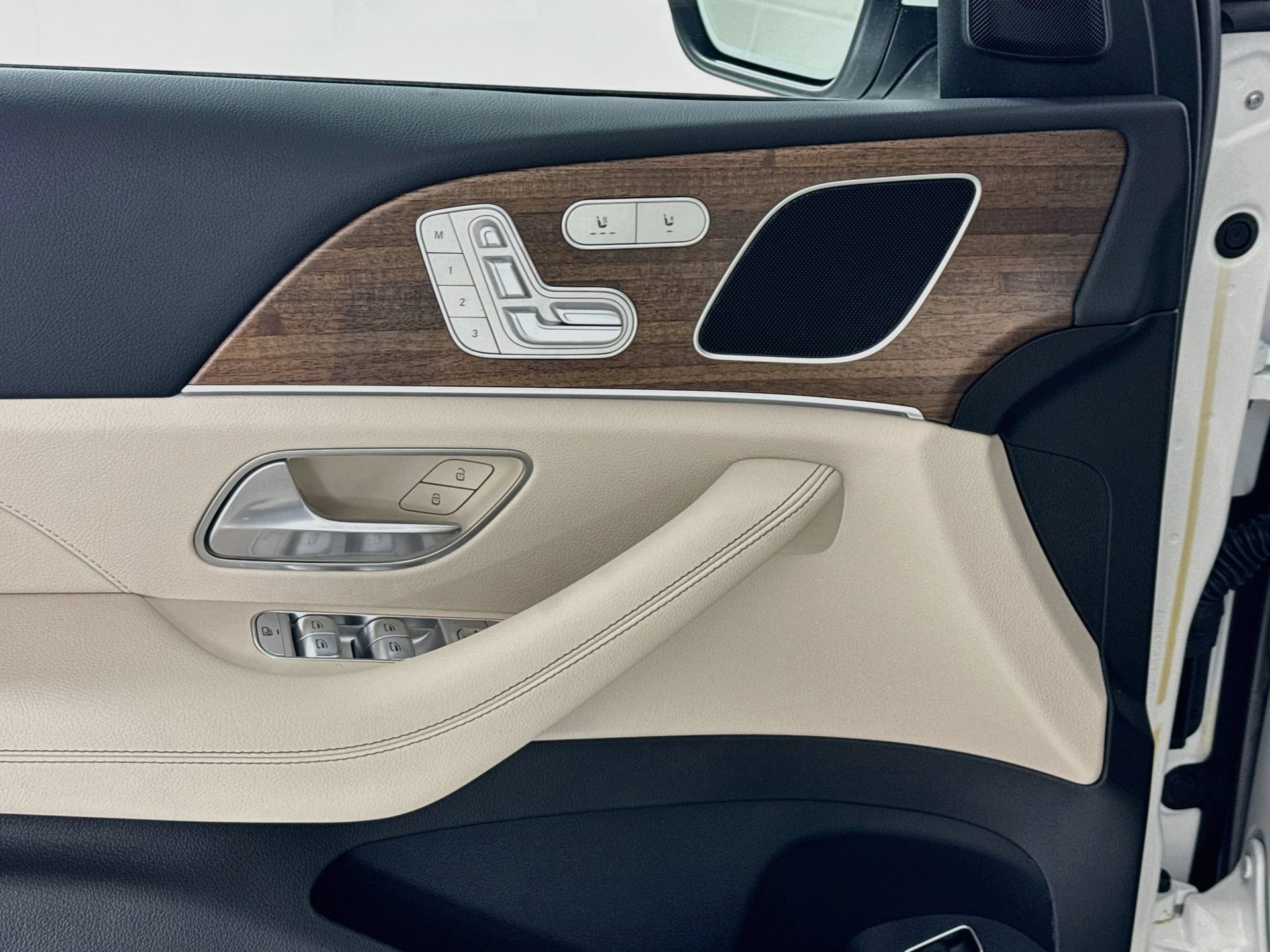 New 2026 Mercedes-Benz GLE 450e 4MATIC image 19