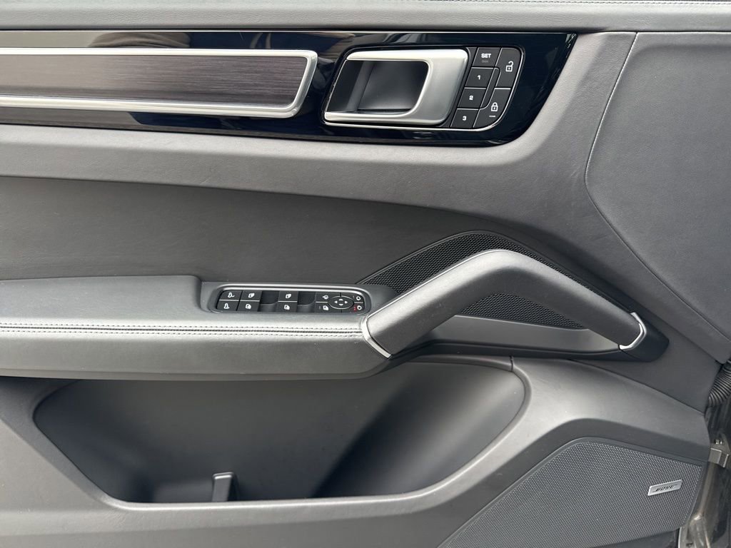 Used 2023 Porsche Cayenne GTS image 21