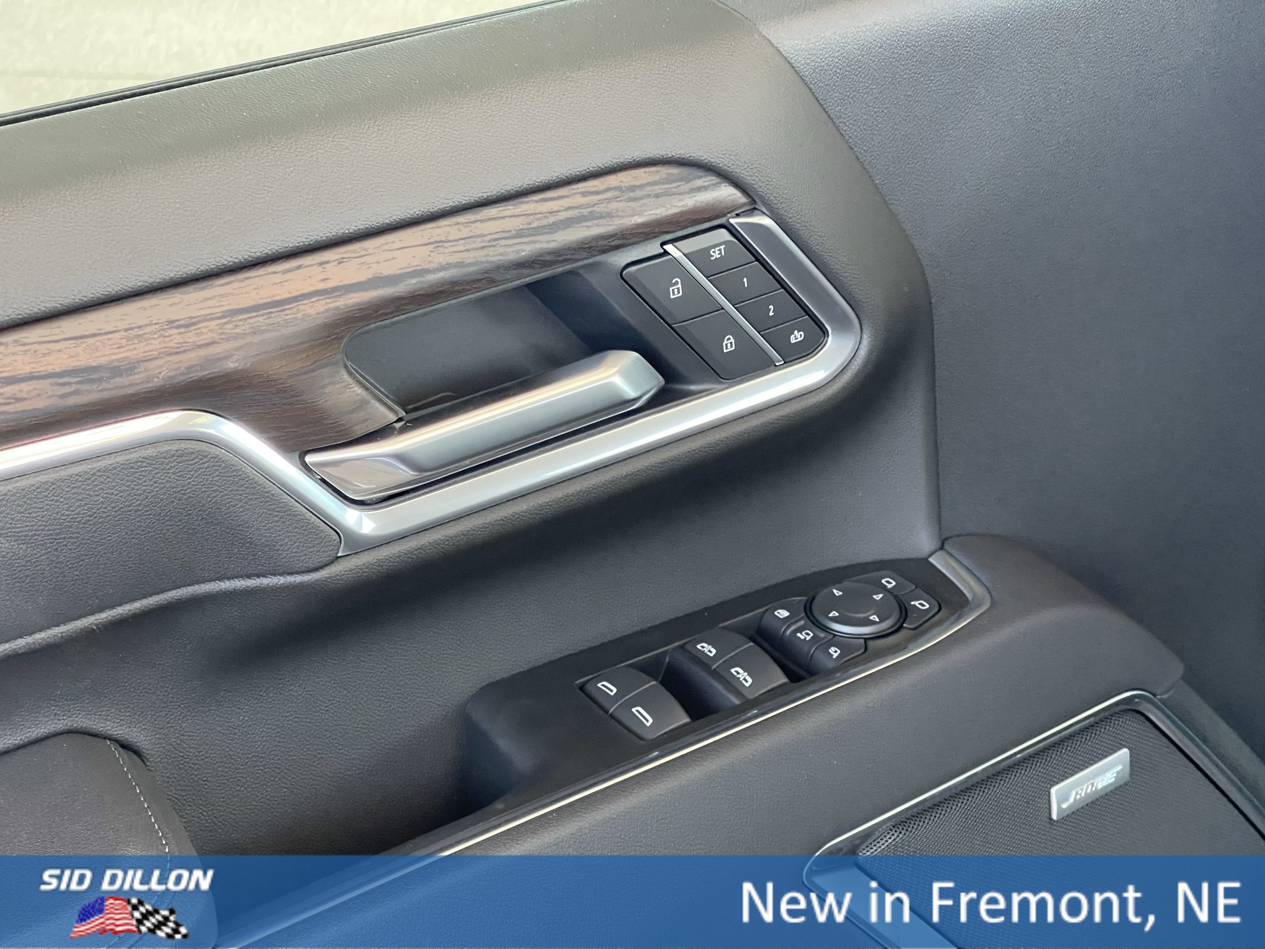 New 2025 GMC Sierra 2500 SLT w/ SLT Premium Package image 7