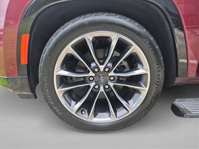 Used 2022 Jeep Wagoneer Series III w/ Premium Group I AWD/4WD image 28