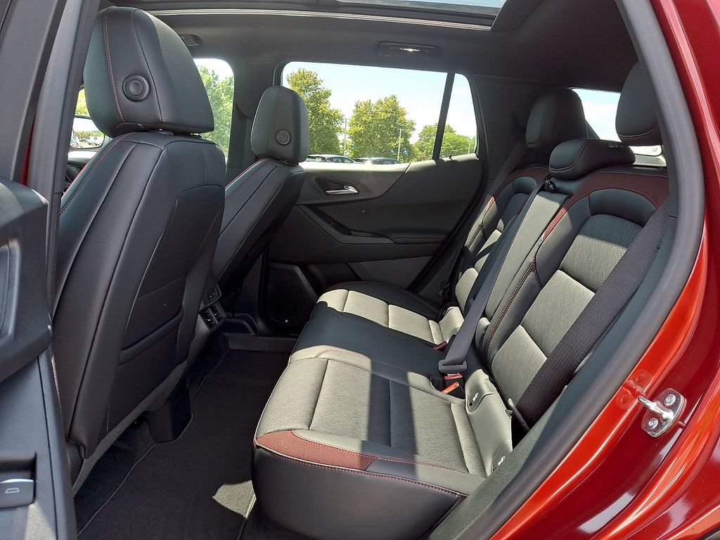 New 2027 Chevrolet Equinox RS w/ Convenience Package III FWD image 6