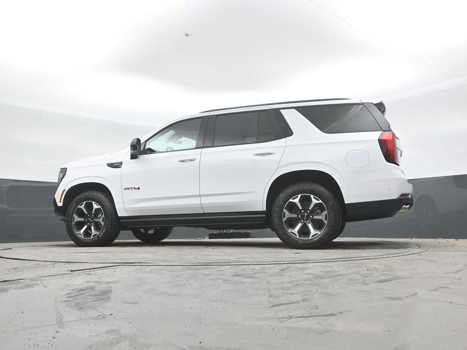 New 2026 GMC Yukon AT4 w/ AT4 Premium Plus Package AWD/4WD image 39