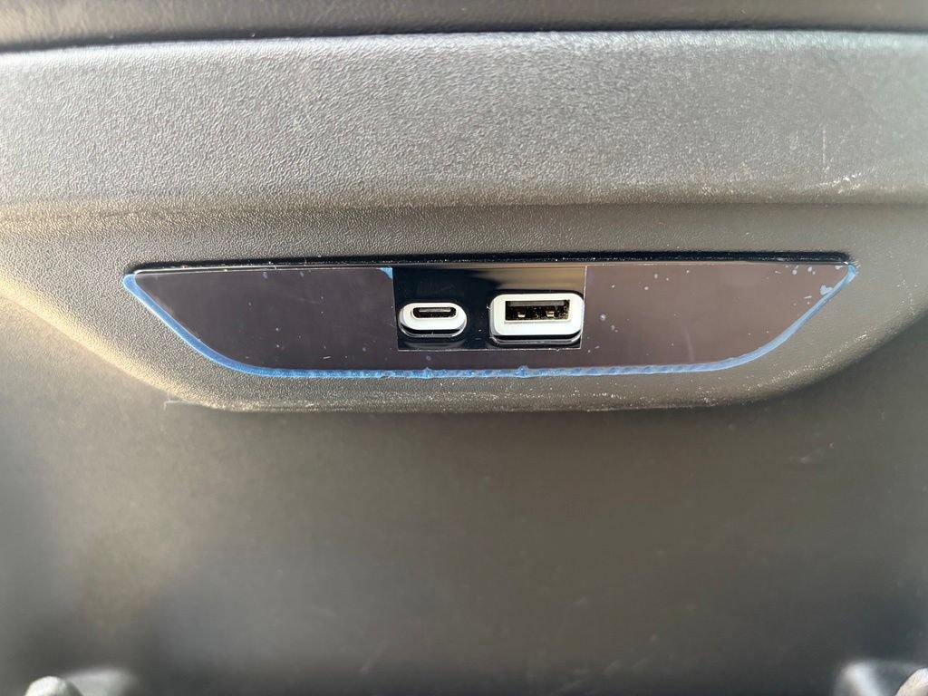 Certified 2025 Chrysler Pacifica Limited FWD image 15