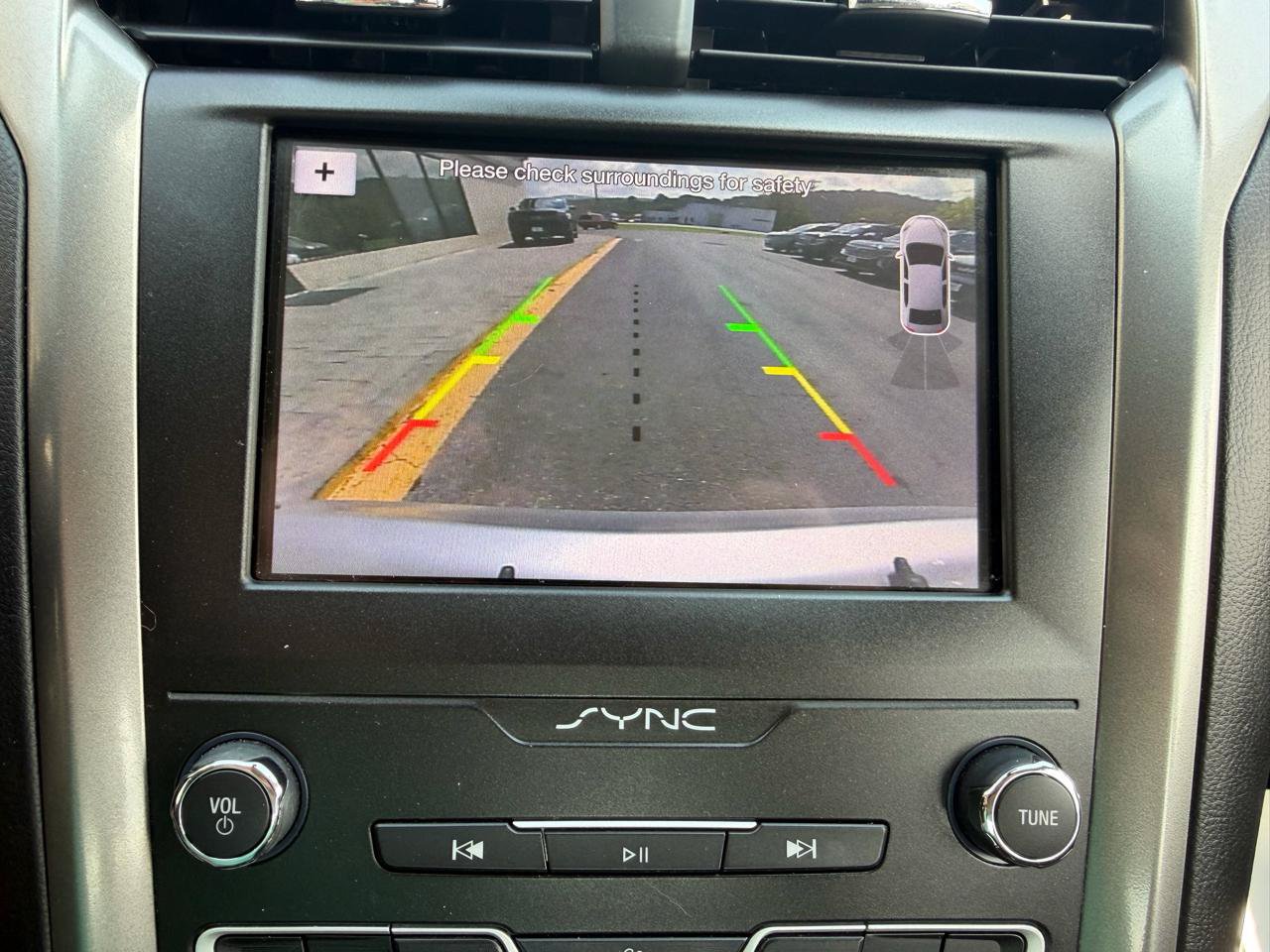 Used 2019 Ford Fusion SE FWD image 13