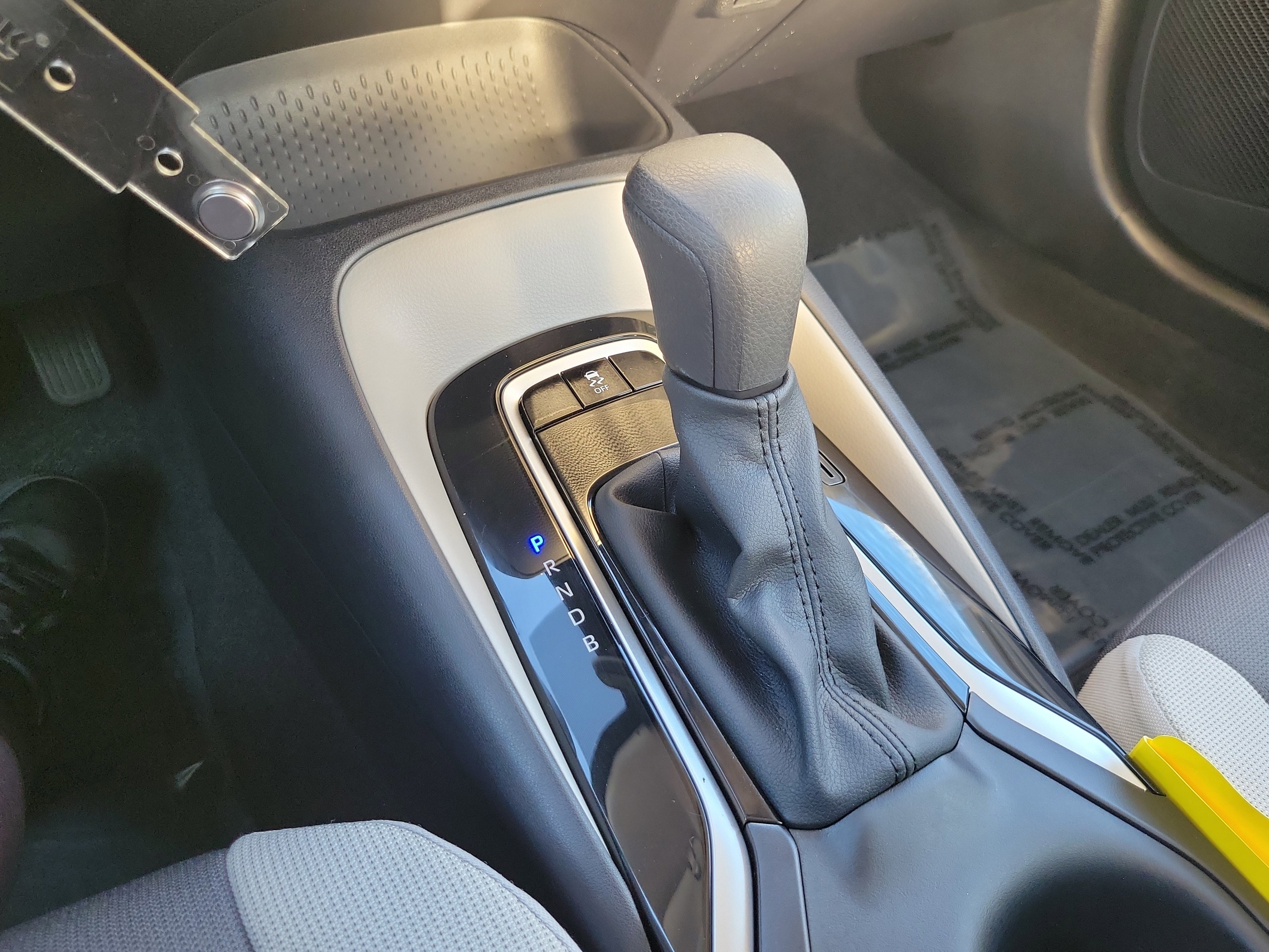 Used 2025 Toyota Corolla LE image 20