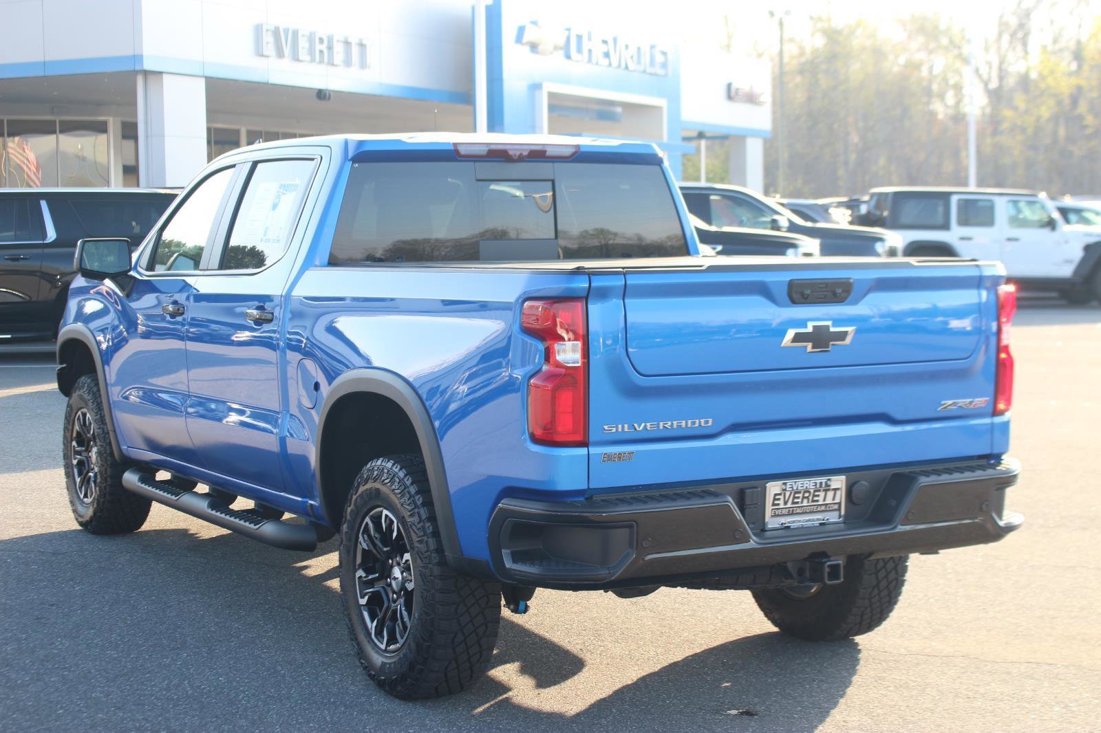 Used 2025 Chevrolet Silverado 1500 ZR2 w/ Technology Package image 5