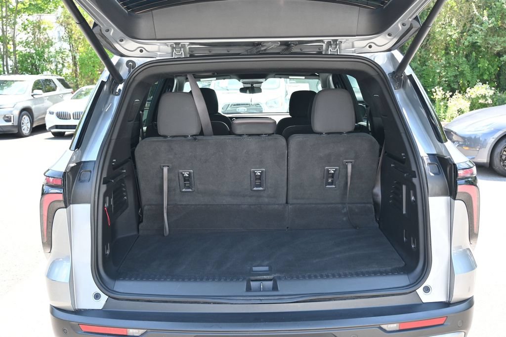 Used 2024 Chevrolet Traverse LT FWD image 15