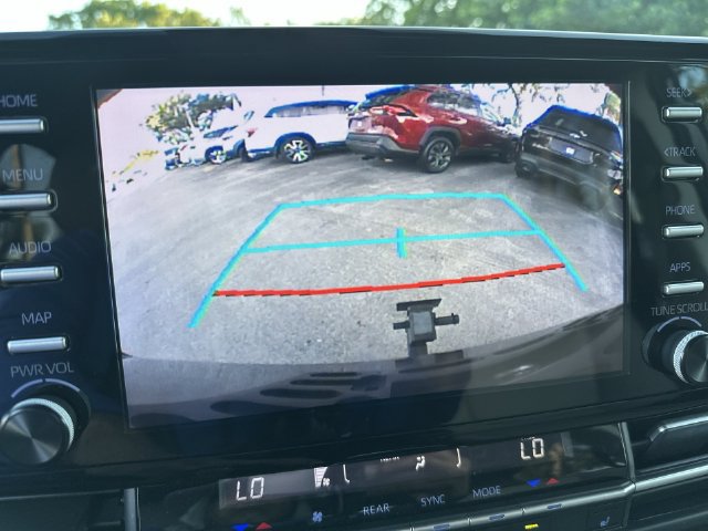 Used 2021 Toyota Sienna XLE FWD image 17