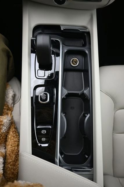 New 2026 Volvo V60 B5 Cross Country Plus w/ Protection Package Premier image 11